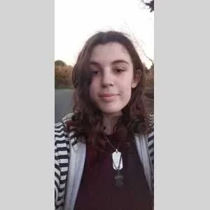 Serena , babysitter à Le Soler