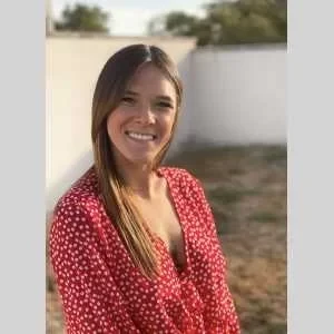 Marine , babysitter à Joue les Tours