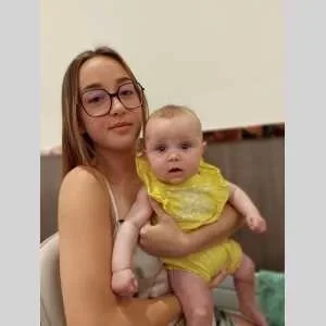 Lola, babysitter à Saint Florentin