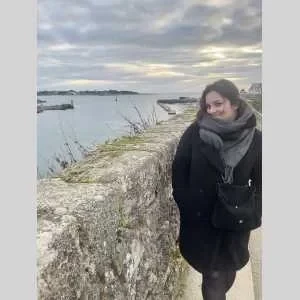 Mélanie , babysitter à Saint Evarzec