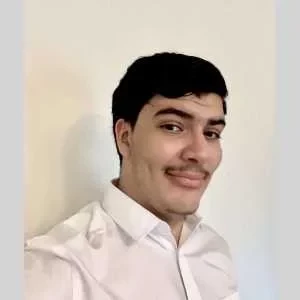 Omar , babysitter à Sevran