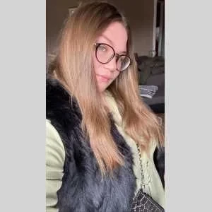 Océane , babysitter à Mericourt