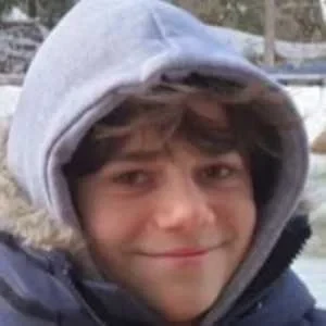 Esteban, babysitter à Magny les Hameaux