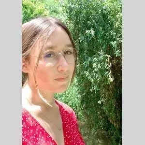 Chloé , babysitter à Pauillac