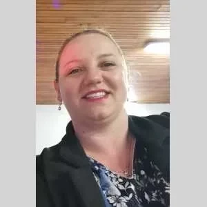 Betty , babysitter à Chamalieres