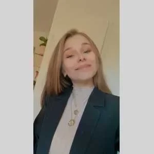 Justine, babysitter à Nimes