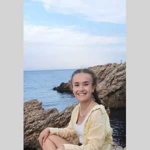 Laetitia, babysitter à Saint Laurent de Mure