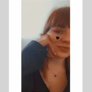 Laura , babysitter à Luc la Primaube