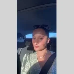 Elouna , babysitter à Monterfil