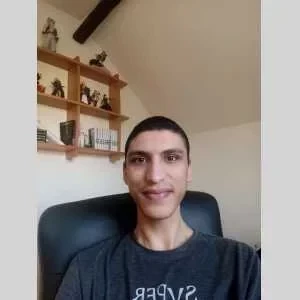 Zakarya, babysitter à Goussainville