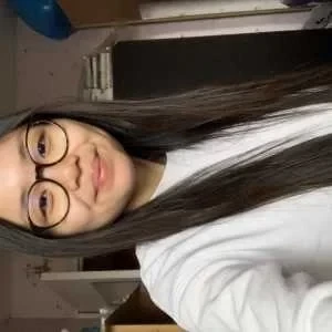 Naomi, babysitter à Noisiel