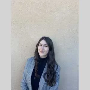 Sarah, babysitter à Saint Laurent d Arce