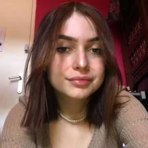 Elodie, babysitter à Verneuil en Halatte