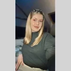 Léna, babysitter à Nouan le Fuzelier