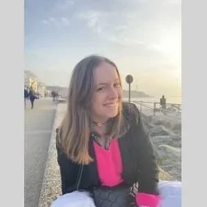 Josephine, babysitter à Biarritz