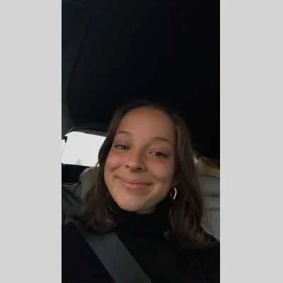 Aurélie , babysitter à Rouvray Saint Denis