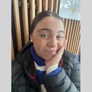 Louane, babysitter à Bessens