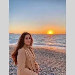 Manon, babysitter à Meounes les Montrieux