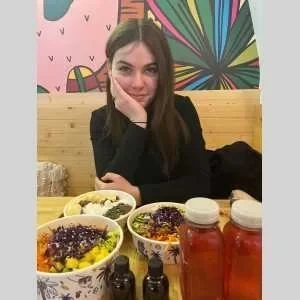 Thara, babysitter à Semblancay