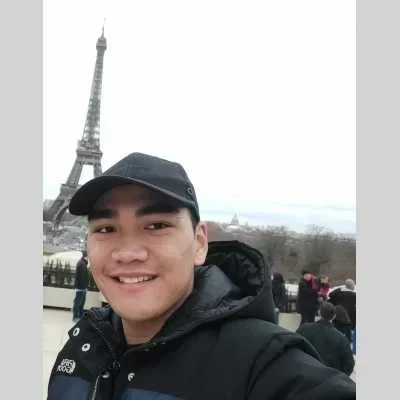 Joshua, babysitter à Paris