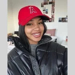 Line, babysitter à Ferney Voltaire