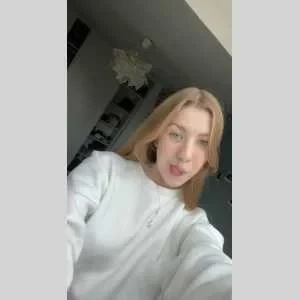 Louane, babysitter à Saint Germain les Arpajon