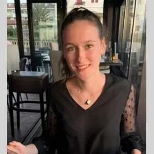 Romane, babysitter à Eysines