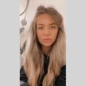 Charlène , babysitter à Vineuil