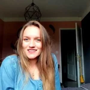 Manon, babysitter à Cabannes