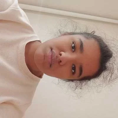 Tessa, babysitter à Coutances