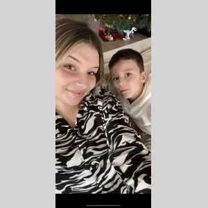 Tess, babysitter à Pia