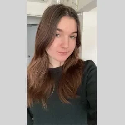 Fanny, babysitter à Dagneux