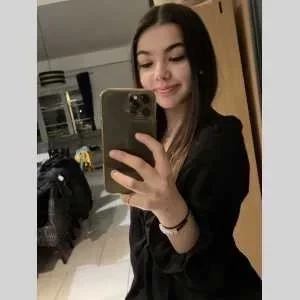 Kiara , babysitter à Haillicourt