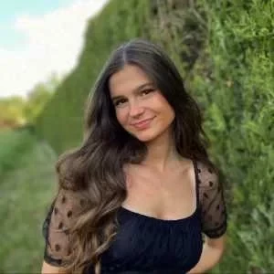 Valentine, babysitter à Pont Sainte Maxence