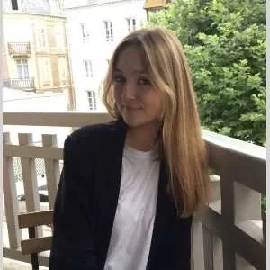 Louise, babysitter à Clamart