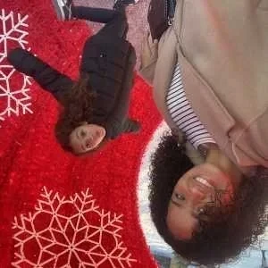 Nisrine, babysitter à Pia