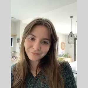 Agathe, babysitter à Coueron