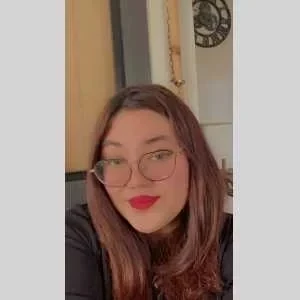 Nora, babysitter à Guyancourt