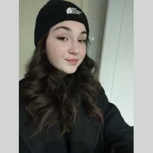 Yaëlle , babysitter à Sathonay Village