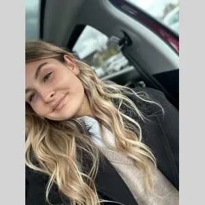 Lorena , babysitter à Saint Cyr l Ecole