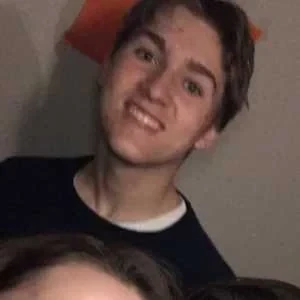 Alexis, babysitter à Crachier