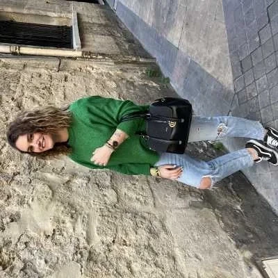 Anne-laure, babysitter à Gallargues le Montueux