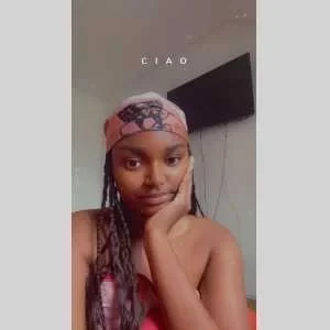 Lyhnsy , babysitter à Villeneuve la Guyard