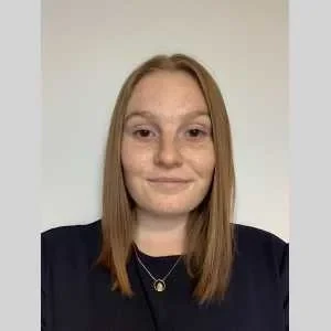 Leanne, babysitter à Courgenard