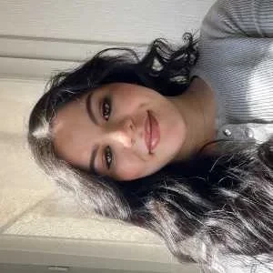 Nada, babysitter à Le Teil