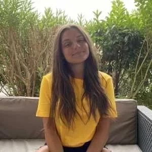 Laura, babysitter à Oissery