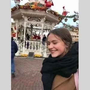 Juliette, babysitter à Bourgbarre