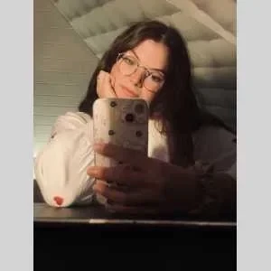 Albane, babysitter à Lizio