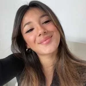 Lena , babysitter à Lyon