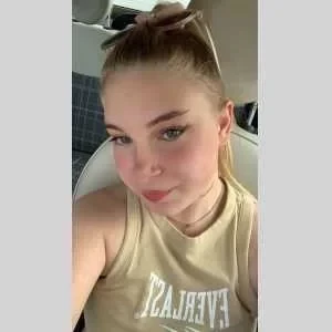 Fanny , babysitter à Saint Jean de Maruejols et Avejan